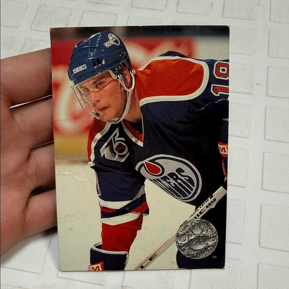 Vintage 1991 Edmonton Oilers Craig Simpson NHL Hockey Card